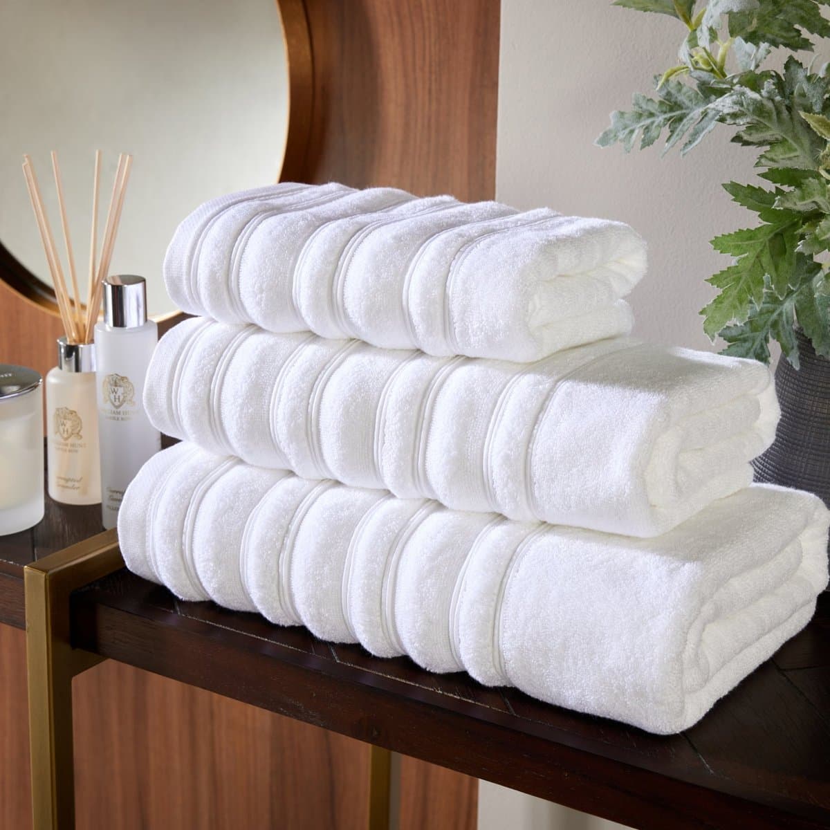 White ripple-texture cotton towels