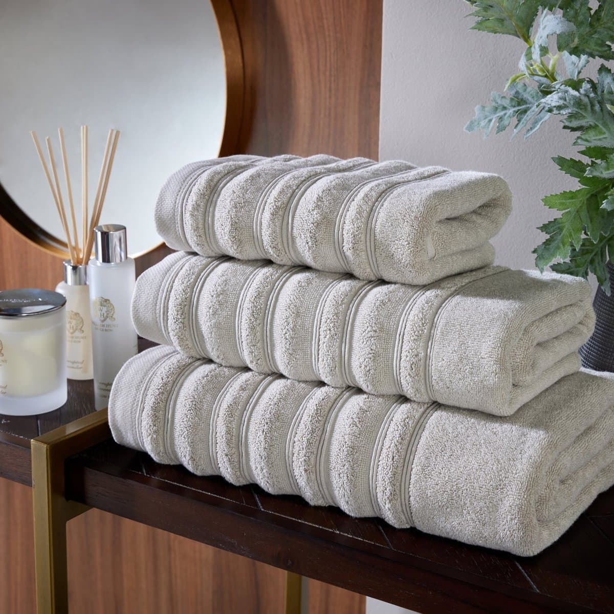 Ribbed neutral cotton towels